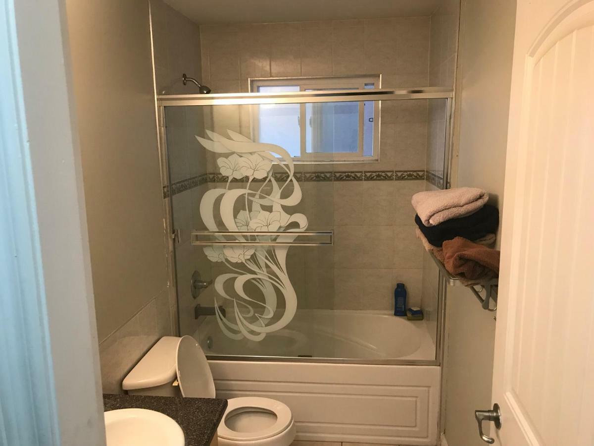 Great Place To Stay Vancouver Bagian luar foto